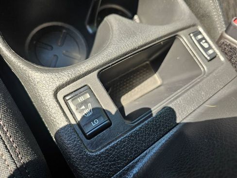 Used 2018 Nissan Rogue S image 34