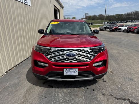 Used 2023 Ford Explorer Platinum w/ Premium Technology Package AWD/4WD image 3
