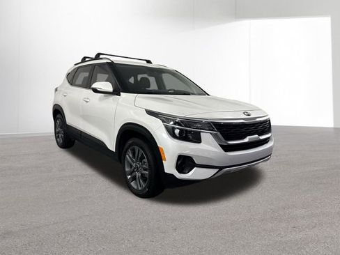 Used 2021 Kia Seltos S FWD image 3