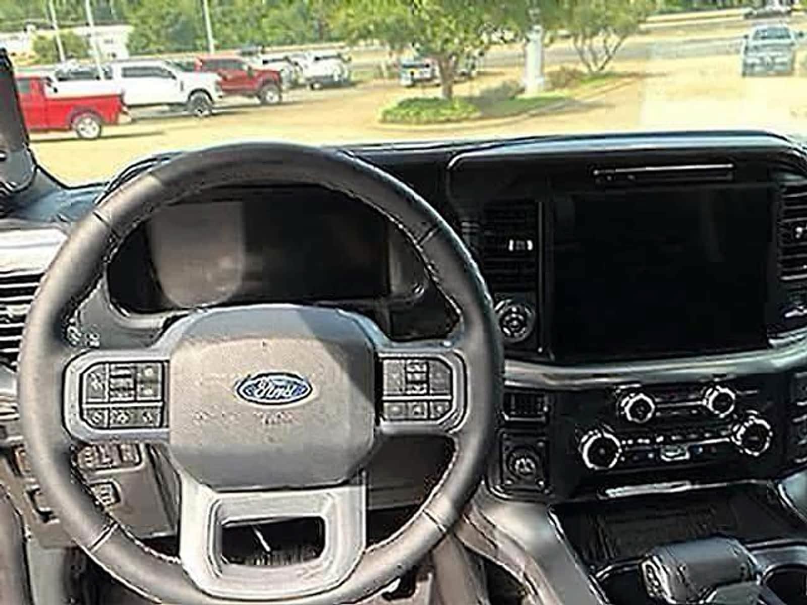Used 2025 Ford F150 Lariat w/ Equipment Group 502A High AWD/4WD image 14