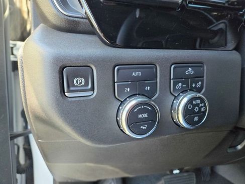 Used 2024 GMC Sierra 1500 Elevation image 15