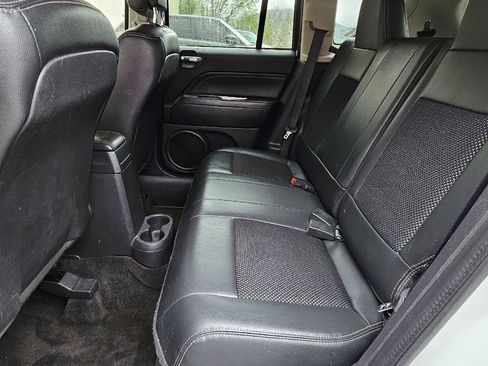 Used 2017 Jeep Compass Latitude image 11