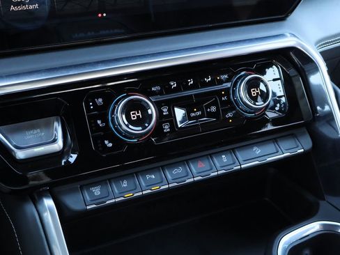 Used 2024 GMC Sierra 2500 Denali Ultimate image 18