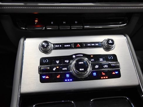 Used 2020 Lincoln Aviator Reserve w/ Equipment Group 201A AWD/4WD image 29