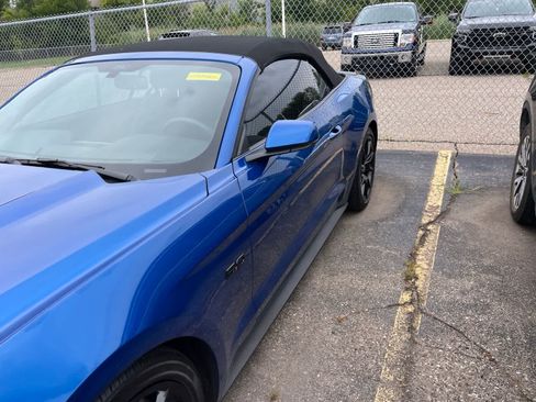 Used 2017 Ford Mustang GT Premium w/ Equipment Group 401A RWD image 7