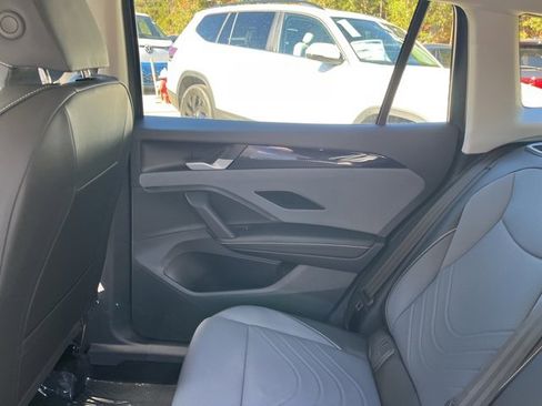 New 2026 Volkswagen Tiguan SE image 12