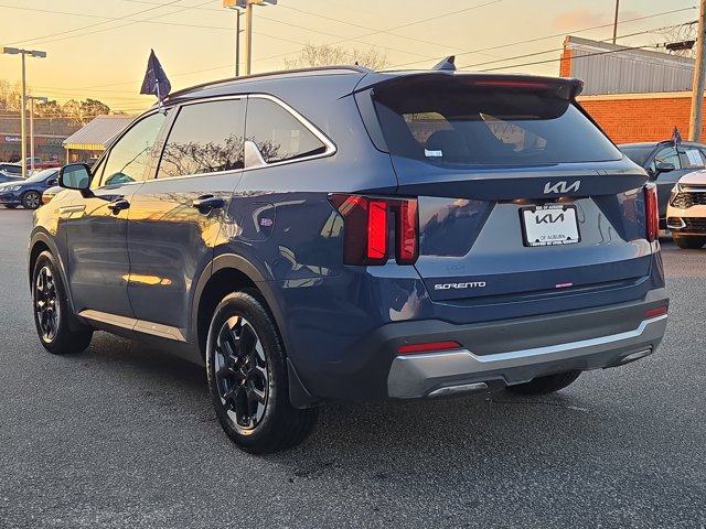 Used 2025 Kia Sorento S w/ Panoramic Sunroof Package FWD image 7