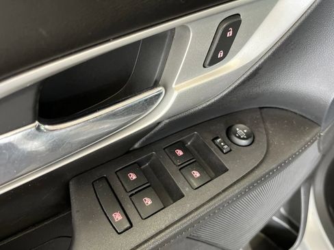 Used 2016 GMC Terrain SLE FWD image 4