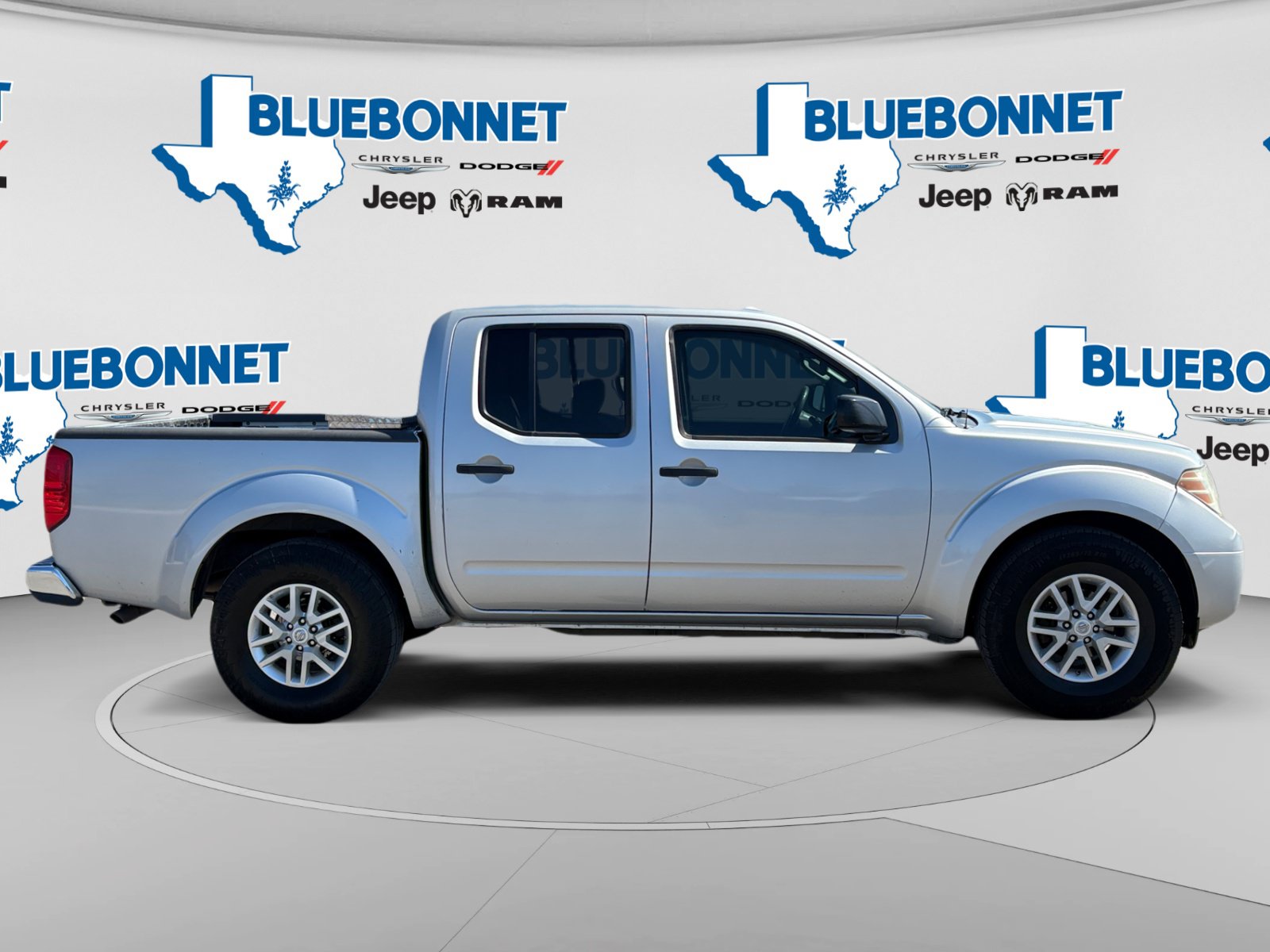 Used 2016 Nissan Frontier SV w/ SV Value Truck Package RWD image 4