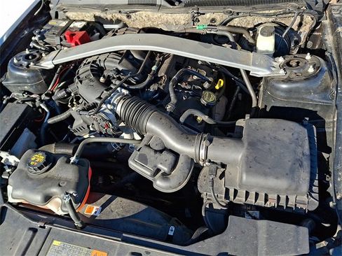 Used 2014 Ford Mustang V6 image 28