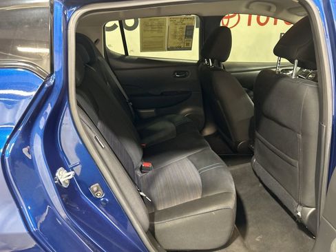 Used 2022 Nissan Leaf S image 16