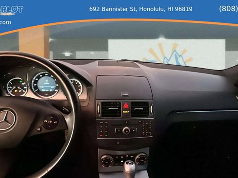 Used 2011 Mercedes-Benz C 300 Sedan w/ Dynamic Handling Pkg image 13