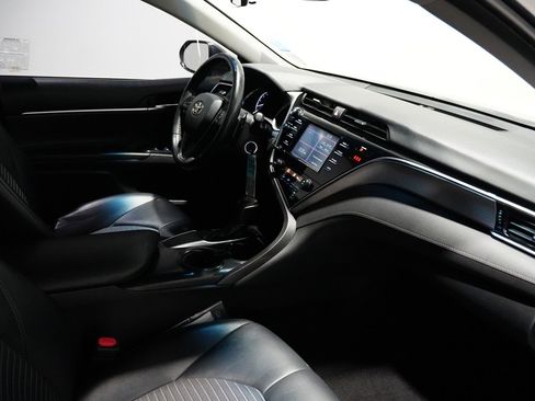 Used 2018 Toyota Camry SE image 23