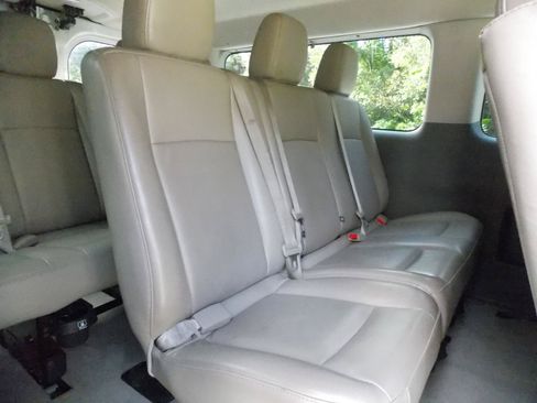 Used 2020 Nissan NV 3500 SL RWD image 17