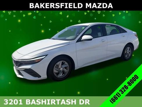 Used 2024 Hyundai Elantra SE image 1