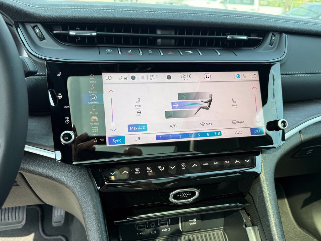New 2027 Jeep Grand Cherokee Limited AWD/4WD image 18