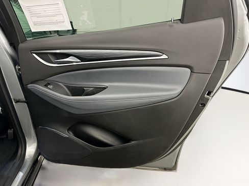 Used 2024 Buick Enclave Premium image 33