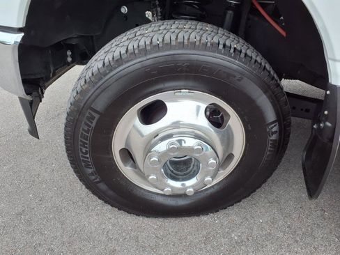 Used 2023 Ford F350 XLT w/ FX4 Off-Road Package image 9