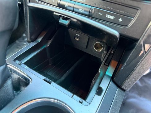 Used 2016 Ford Explorer XLT image 41