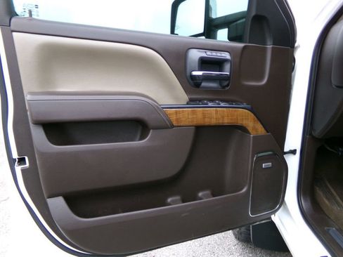 Used 2015 GMC Sierra 2500 SLT w/ Duramax Plus Package image 11