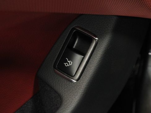 Used 2019 Mercedes-Benz SL 550 image 31
