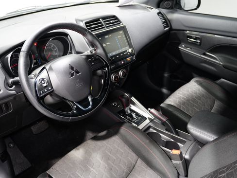 Used 2025 Mitsubishi Outlander Sport AWD image 11