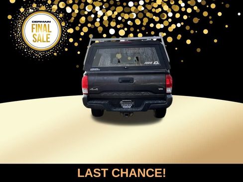 Used 2017 Toyota Tacoma SR image 5