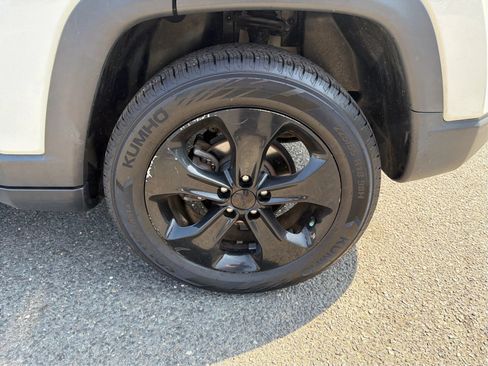 Used 2019 Jeep Compass Latitude AWD/4WD image 15
