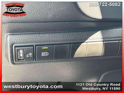 Used 2025 Toyota Corolla SE w/ Convenience Package FWD image 24