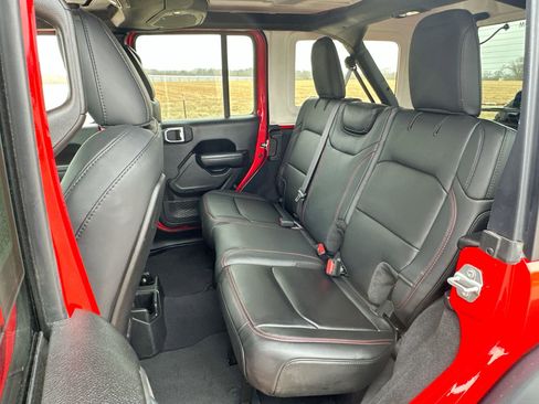 Used 2025 Jeep Wrangler Unlimited Rubicon image 21