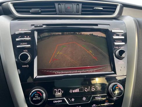 Used 2019 Nissan Murano SV image 11