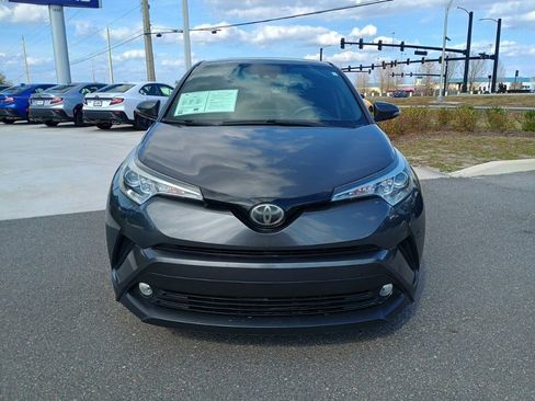 Used 2018 Toyota C-HR XLE image 2