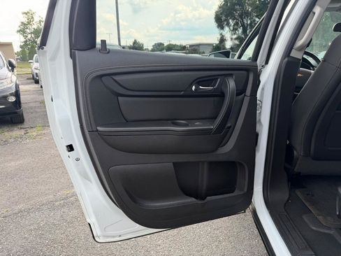 Used 2016 Chevrolet Traverse LT w/ Style and Technology Package FWD image 22