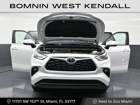 Used 2025 Toyota Highlander LE image 33