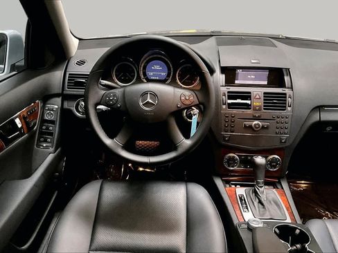 Used 2010 Mercedes-Benz C 300 4MATIC Sedan image 5