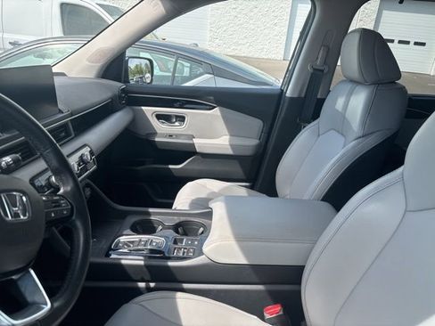 Used 2024 Honda Pilot EX-L image 3
