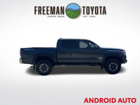 Used 2022 Toyota Tacoma TRD Off-Road AWD/4WD image 4