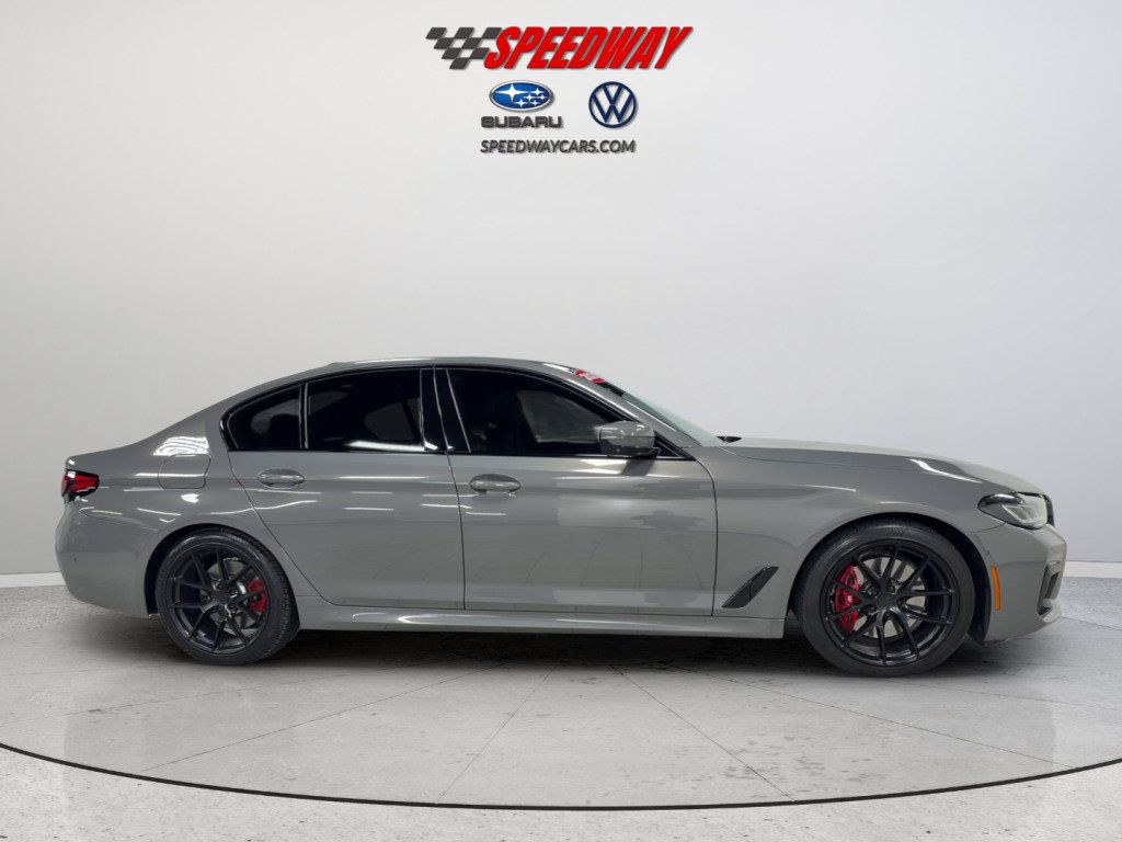 Used 2021 BMW 530i xDrive w/ M Sport Package AWD/4WD image 4