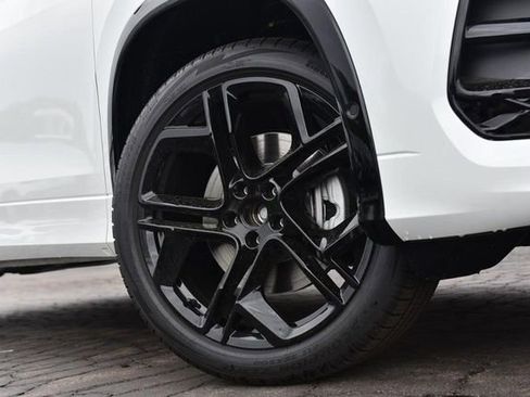 New 2026 Volkswagen Tiguan SE R-Line image 3