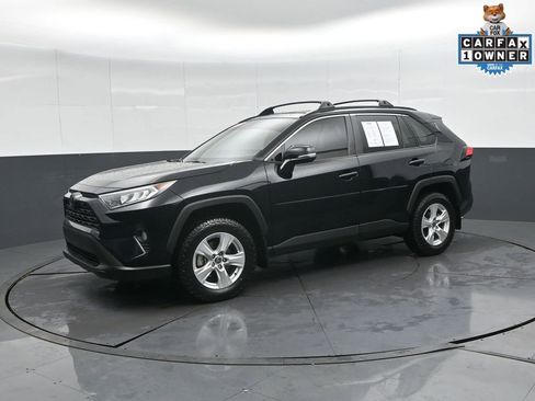 Used 2021 Toyota RAV4 XLE w/ Convenience Package image 7