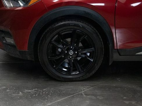 Used 2020 Nissan Kicks SR image 8