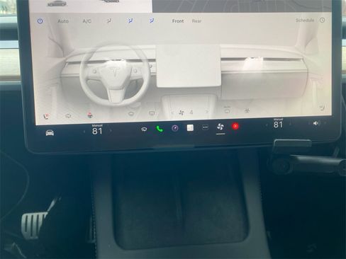 Used 2023 Tesla Model Y Performance image 22