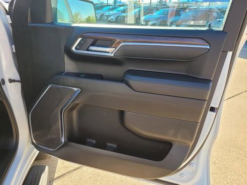 Used 2025 Chevrolet Silverado 1500 LT Trail Boss w/ Protection Package image 9