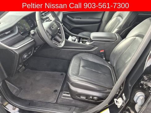 Used 2023 Jeep Grand Cherokee Limited w/ Black Appearance Package RWD image 19