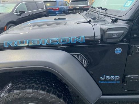 Used 2024 Jeep Wrangler Unlimited Rubicon 4xe w/ Technology Group image 10