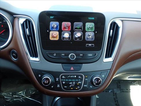 Used 2017 Chevrolet Malibu Premier w/ Premier Sun and Wheel Package FWD image 16
