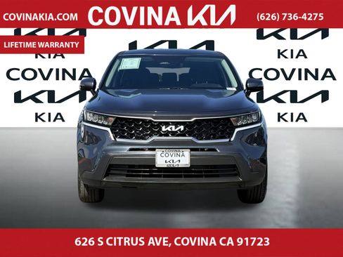 Used 2023 Kia Sorento LX image 3