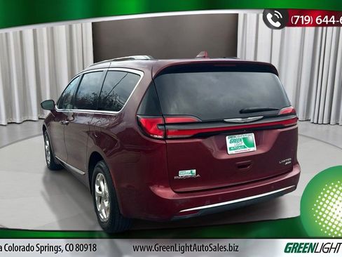 Used 2021 Chrysler Pacifica Limited w/ Premium & Safety Sphere Group AWD/4WD image 3