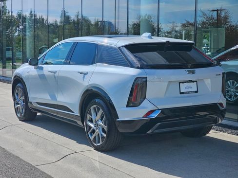 New 2026 Cadillac Optiq Luxury 2 AWD/4WD image 3