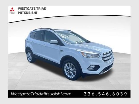 Used 2018 Ford Escape SE w/ Ford Safe & Smart Package FWD image 1